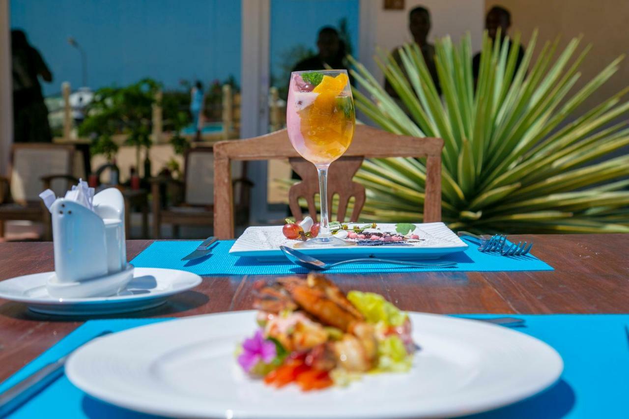 Hotel The One Watamu Esterno foto